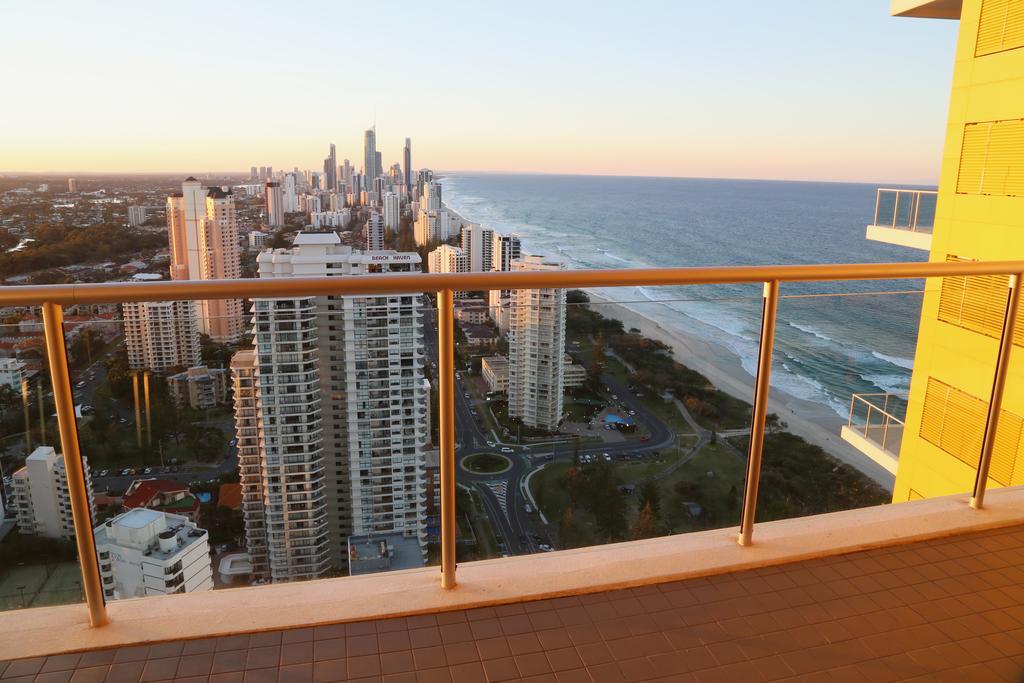 Ultiqa Air On Broadbeach Gold Coast Esterno foto